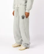 DivinByDivin Pantalon de jogging vgris brodé Coa (2)