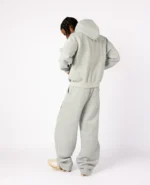 DivinByDivin Pantalon de jogging vgris brodé Coa (4)